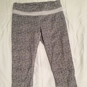 Grey crop Lululemon yoga pants